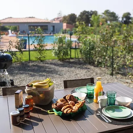 Saint Cyprien * بورتو فيكشْيو